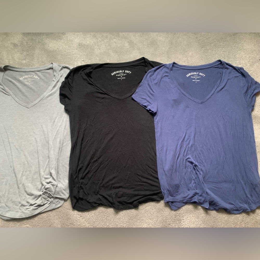 V NECK T SHIRTS